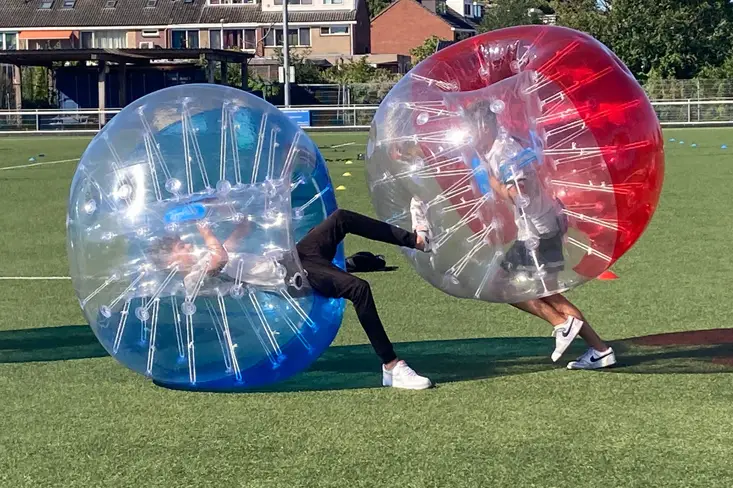 Teamuitje Bubbelvoetbal